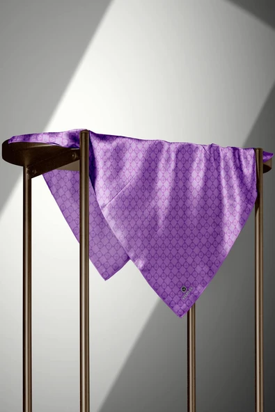 %100 Twill İpek Monogram Desenli Lila Renkli 90x90 Eşarp Dikim Şekli : El Dikişi - Resim 4