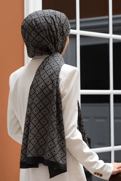 LÜKS MEDİNE İPEĞİ MİNİ MOTİF DESENLİ GRİ - BEJ RENKLİ 75X195 KIRIŞMAZ ŞAL MOSS KREP DİKİŞ TİPİ İTALYAN DİKİŞLİ ürün görseli 1