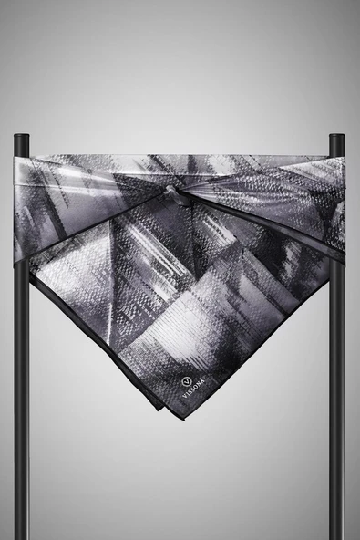 %100 Twill İpek Efektli ve Geometrik Desenli Siyah - Beyaz Renkli 90x90 Eşarp Dikim Şekli : El Dikişi - Resim 5