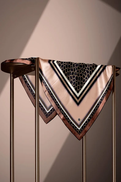 % 57 İPEK %43 VİSKON Twill İpek Gold Halka Desenli Bej - Kahverengi Renkli 90x90 Eşarp Dikim Şekli : El Dikişi - Resim 3