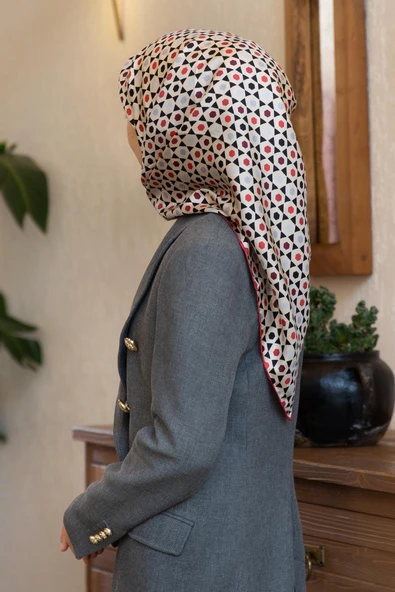 %100 Twill İpek Nokta Desenli Bej - Bordo Renkli 90x90 Eşarp Dikim Şekli : El Dikişi ürün görseli