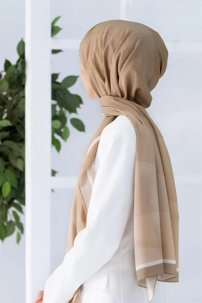 LÜKS MEDİNE İPEĞİ GEOMETRİ DESENLİ VİZON RENKLİ 75X195 KIRIŞMAZ ŞAL MOSS KREP DİKİŞ TİPİ İTALYAN DİKİŞLİ ürün görseli