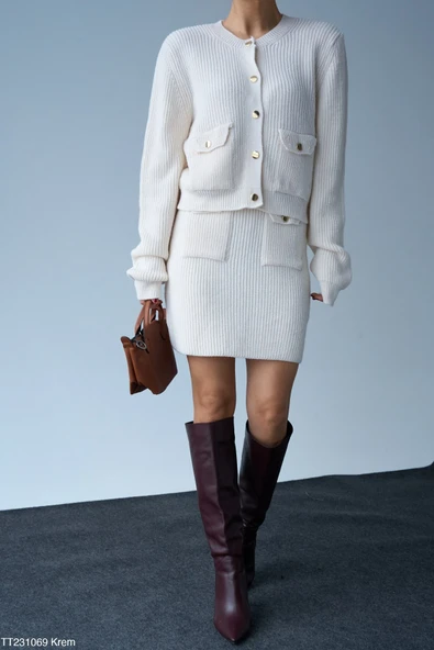 Gold Düğmeli Triko Mini Etek ve Hırka Takımı ürün görseli