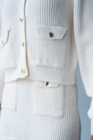 Gold Düğmeli Triko Mini Etek ve Hırka Takımı - Resim 4