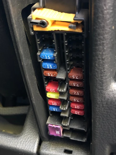 Mazda sigorta çıkarma aleti - 4099627 - Resim 4