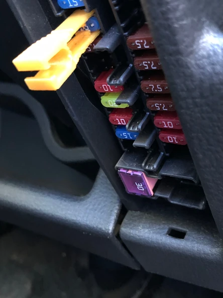 Mazda sigorta çıkarma aleti - 4099627 - Resim 3