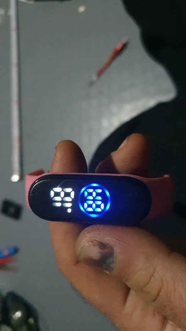 Kol saat dokunmatik pembe cocuk için ikinci el - Resim 2