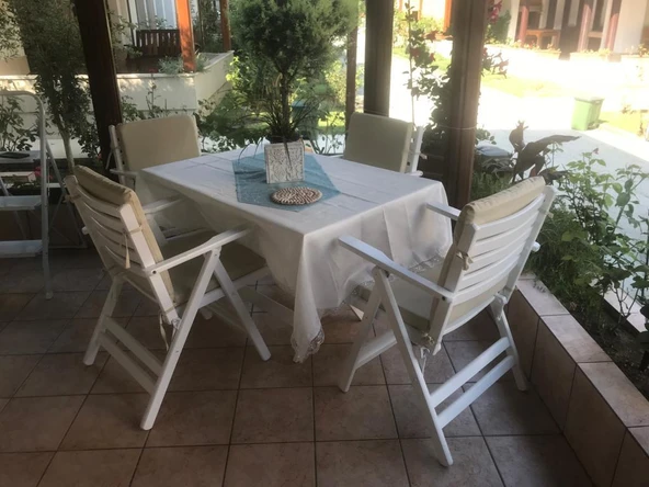 Bahçeme Antalya Katlanır Ahşap Bahçe Balkon Seti Beyaz: 80x160 Masa + 4 Düz Minderli Sandalye - Resim 4
