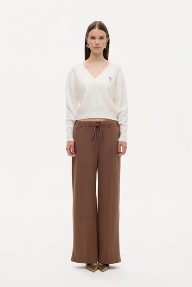 Quzu Kalp Nakışlı Kadın Triko Hırka - Resim 3