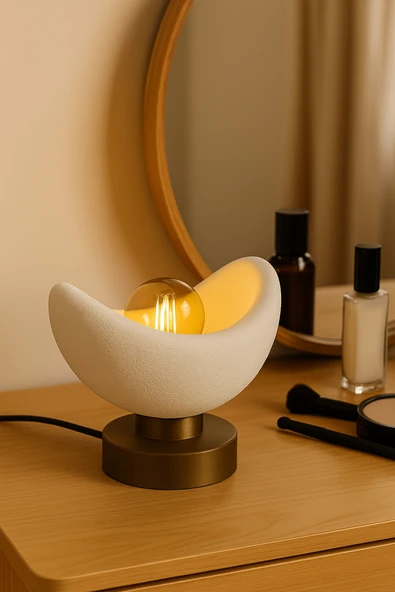 PAMUK'S DESİGN Luna Tasarım Masa Lambası Altın Detaylı Abajur Loş Amber Işık, Rustik Ampul Hediyeli 20 x 37 cm ürün görseli