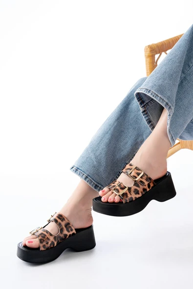 Leopar Rugan Günlük Tokalı Dolgu Topuk Kadın Terlik ürün görseli 1