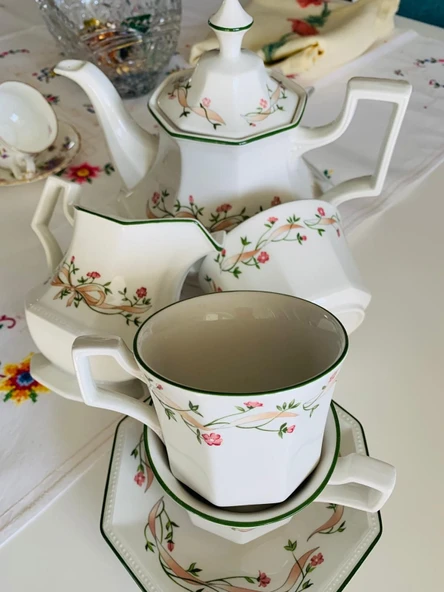 Vintage Johnson Brothers Eternal Beau Serisi Zarif Fiyonk ve Çiçek Desenli Porselen İngiliz Çay Seti - Resim 3
