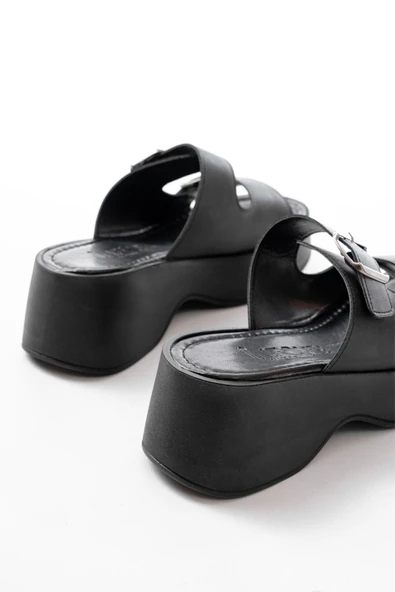 Siyah Günlük Tokalı Dolgu Topuk Kadın Terlik - Resim 5