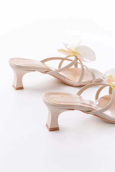 Bej Orkide Detaylı İnce Topuklu Kadın Terlik - Resim 5