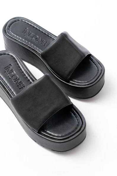 Siyah Dolgu Topuklu Kadın Terlik - Resim 4