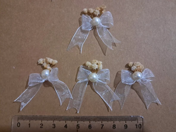 Pratikbox Mini Fiyonk /Tül 1cm'lik / Hediyelik / Süsleme / Beyaz Renk/Yarım incili,Cipso çiçeği / 55 Adet - Resim 2