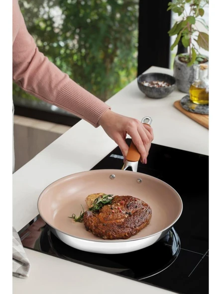 TRAMONTINA ROMAGNA DESERT CLAY 30 CM SERAMİK YÜZEYLİ KIZARTMA TAVASI ürün görseli 1
