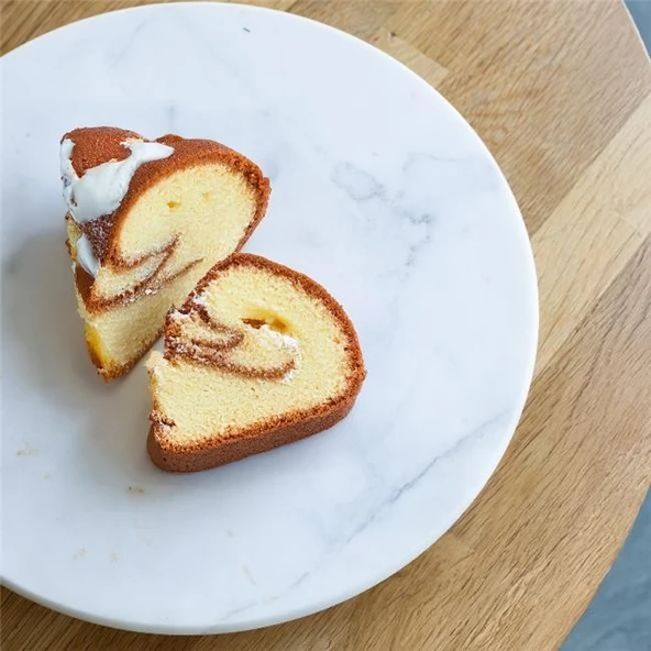 Akayev Mermer 25 Cm Altın Boncuk Ayaklı Beyaz Yuvarlak Sunum Tabağı - Resim 2