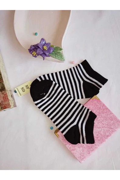 3 ÇİFT PATİK ÇORAP DİKİŞSİZ BURUN KADIN PAMUKLU KISA KONÇ DESENLİ 36-40 SİYAH BEYAZ - Resim 6