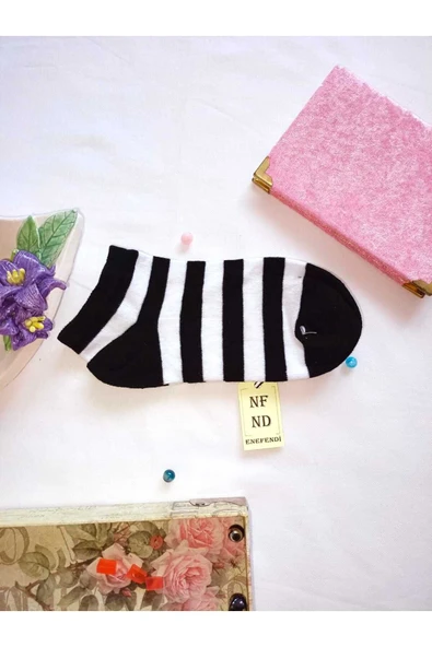 3 ÇİFT PAMUKLU PATİK ÇORAP DİKİŞSİZ KISA KONÇ DESENLİ KADIN ÇORABI 36-40 BEYAZ SİYAH - Resim 3