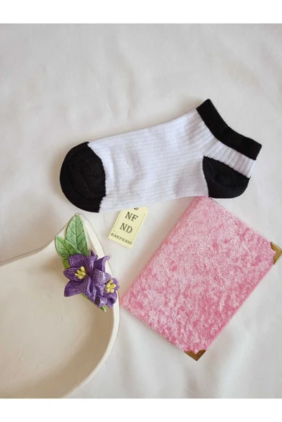 DİKİŞSİZ PATİK ÇORAP PAMUKLU KISA KONÇ DESENLİ KADIN ÇORABI 36-40 TEK ADET SİYAH BEYAZ - Resim 4