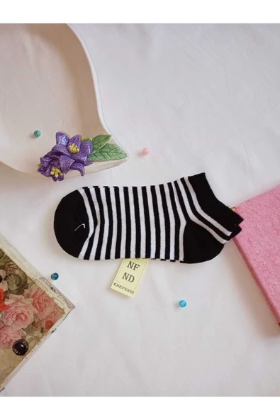 PATİK ÇORAP DİKİŞSİZ YUMUŞAK PAMUKLU KISA KONÇ ÇİZGİLİ KADIN ÇORABI 36-40 TEK ADET SİYAH BEYAZ - Resim 3