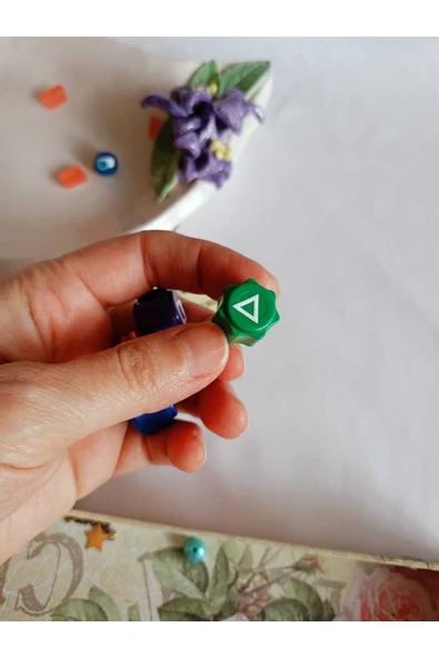 5 Taş Ve Parmak Kaykay Set Squıd Game Oyun Taşları Renkli Poşetli 1 Adet Kaykay 5 Adet Taş - Resim 4