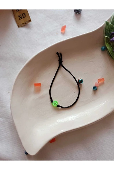 BİLEKLİK KARTLI YEŞİL GÜLEN YÜZ  HEDİYELİK ŞANS BEREKET ARKADAŞ BİLEKLİĞİ SİYAH İP - Resim 3