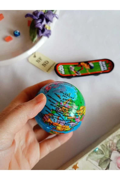 2li Set Stres Topu 6.3 Cm Çapında Dünya Haritalı Ve Plastik Parmak Kaykay 10 Cm Hediye Oyuncak - Resim 7