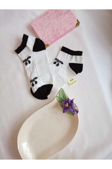 3 ÇİFT BURUN DİKİŞSİZ ÇORAP PATİK PAMUKLU KISA KONÇ DESENLİ KADIN ÇORABI 36-40 SİYAH BEYAZ - Resim 2