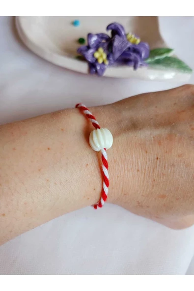 10 ADET BEYAZ(EKRU) BONCUKLU MARTENİÇKA BİLEKLİK ŞANS BEREKET ARKADAŞ SEVGİLİ EŞ ÇOCUK HEDİYE BAHAR - Resim 3