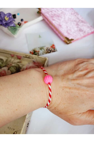 10 ADET PEMBE(FUŞYA) BONCUKLU MARTENİÇKA BİLEKLİK ŞANS BEREKET ARKADAŞ SEVGİLİ EŞ ÇOCUK HEDİYE BAHAR - Resim 3