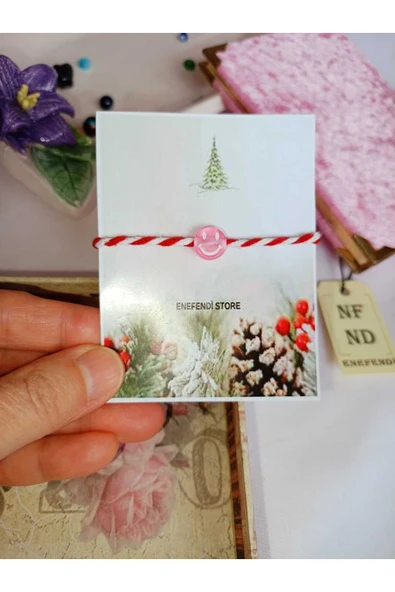 UÇUK PEMBE BONCUKLU MARTENİÇKA BİLEKLİK ŞANS ARKADAŞ SEVGİLİ EŞ ÇOCUK HEDİYE BAHAR BİLEKLİĞİ KARTLI ürün görseli 1