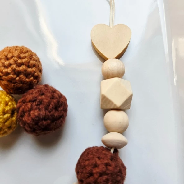 Hellemyst Kalpli Kahverengi Isimli Bebek Emzik Zinciri Askısı - Resim 2