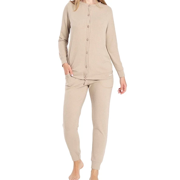 Confeo 840-801 Kadın Patlı Manşetli̇ Önü Düğmeli̇ Pijama Takım ürün görseli 1