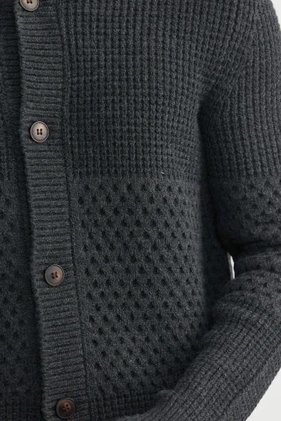 Petek Motifli Dik Yaka Triko Hırka - Antrasit - Resim 4