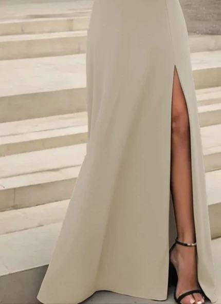 Lucky Life Kadın Uzun Kollu Madonna Yakalı Yırtmaç Detaylı Uzun Ithal Krep Elbise - Resim 3