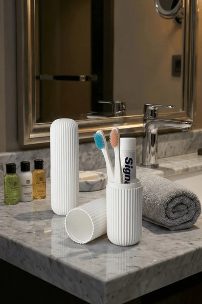 Beyaz - Seyahat Tipi Diş Fırçası, Makyaj Malzemesi Saklama Kabı, Çok Amaçlı Aksesuar Organizeri - Resim 4