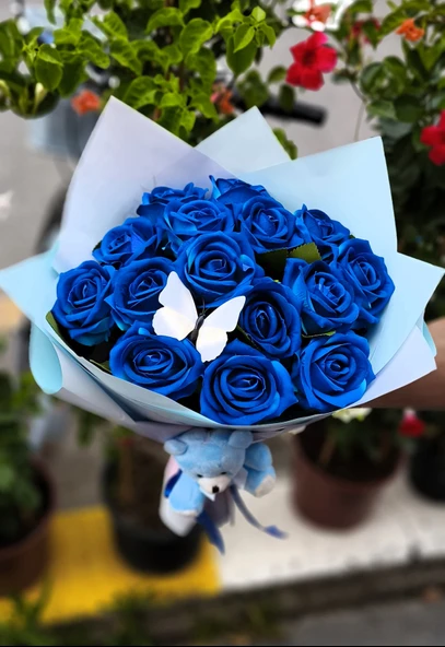 15'li KADİFE MAVİ GÜL BUKETİ KELEBEKLİ & AYICIKLI SEVDİKLERİNİZE ÖZEL GÜN HEDİYESİ ürün görseli