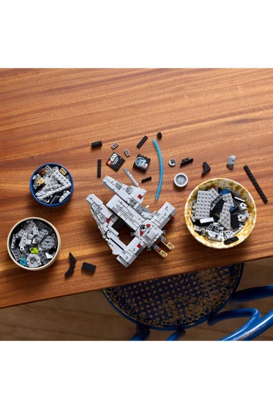 LEGO ® Star Wars™ Millennium Falcon™ 75375 - 18 Yaş ve Üzeri İçin Yapım Seti (921 Parça) - Resim 5