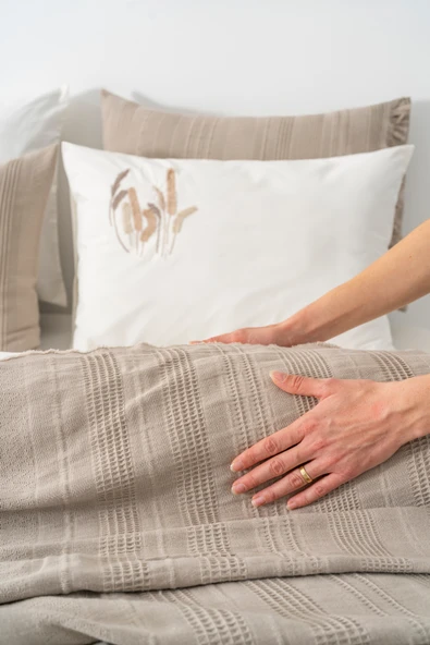 Arya Vizon Nakışlı Çift Kişilik %100 Pamuklu Nevresimli Pike Seti - 7 Parça Çeyiz Seti - Resim 4