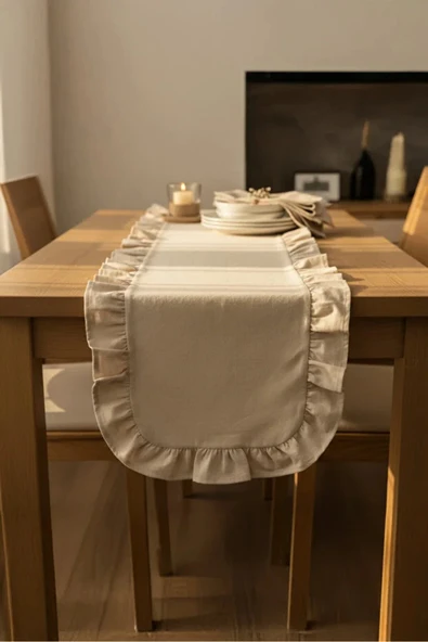 YUNUSOĞLU HOME Fırfırlı Masa Runner 150X50 cm, Şık Dekoratif Masa Örtüsü ürün görseli 1