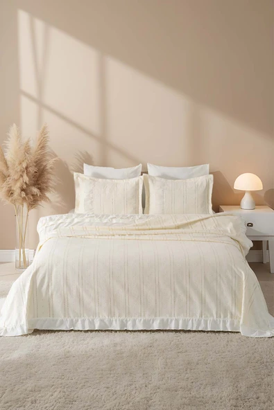 Esila Ekru Fırfırlı Çift Kişilik Nevresimli Pike Seti - 7 Parça Çeyiz Seti ürün görseli 1