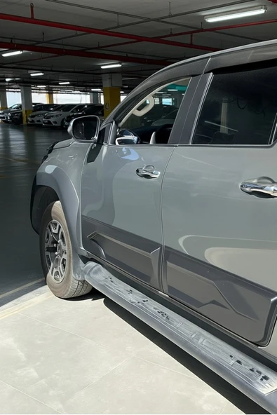 Toyota Hilux 2015+ KAPI GÖVDE KABARTMA KAPAMA - Resim 2