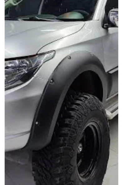 ROAL TUNİNG 2015-2018 MİTSUBİSHİ L200 ÇAMURLUK DODİK KAPLAMA KABARTMA KORUMA SETİ(VİDA GÖRÜNÜM) ürün görseli