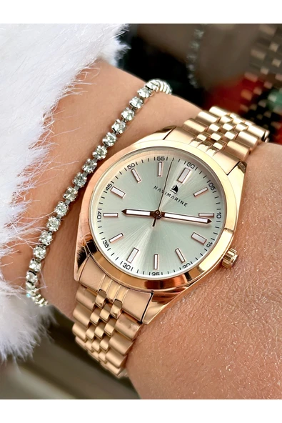 Navimarine Altın Renk Çelik Kordon Kadın Kol Saati + Bileklik Hediyeli ürün görseli 1