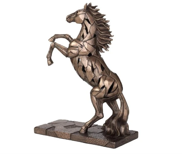 Veronese Design İçerisinde Aydınlatma Olan At Heykeli - Resim 3