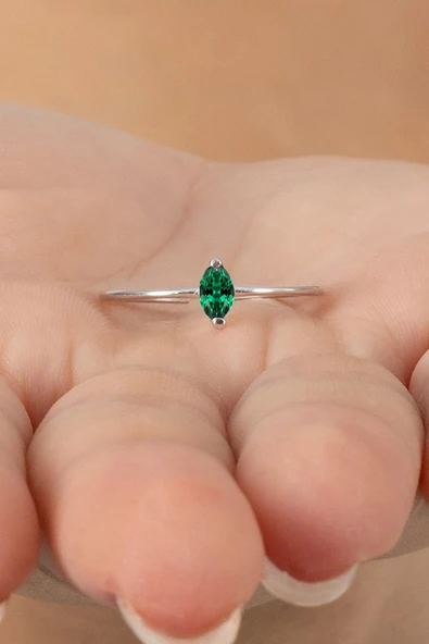 925 ayar gümüş yüzük rodyumlu markiz kesim yeşil taşlı ayarlamalı yüzük SGTL13127YESIL ürün görseli