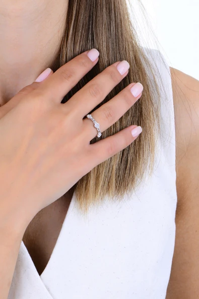 Gümüş rodyumlu zirkon taşlı örgülü yonca tamtur yüzük - Resim 2