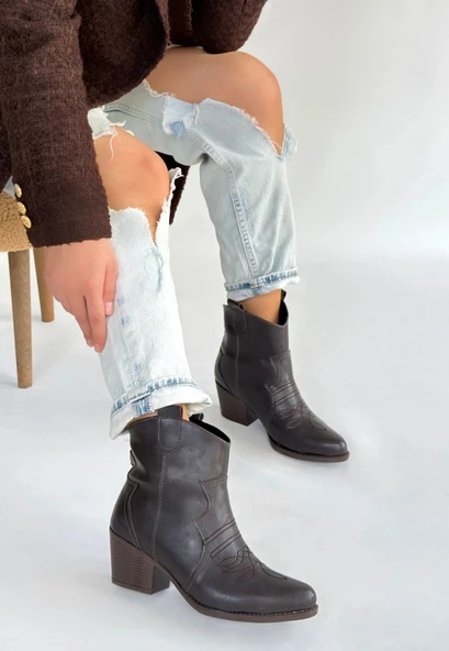 Akver Acı Kahve Cilt Topuklu Bot ürün görseli 1